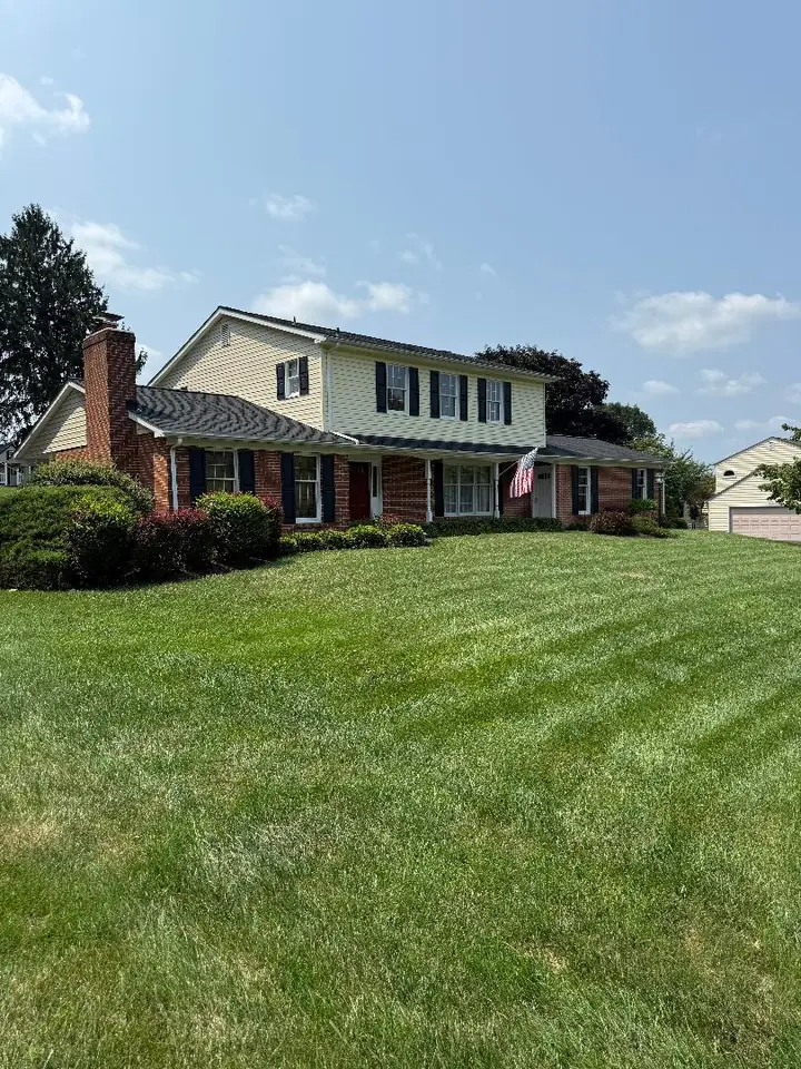 Ray’s Harford vinyl siding project on a home in Fallston, Maryland